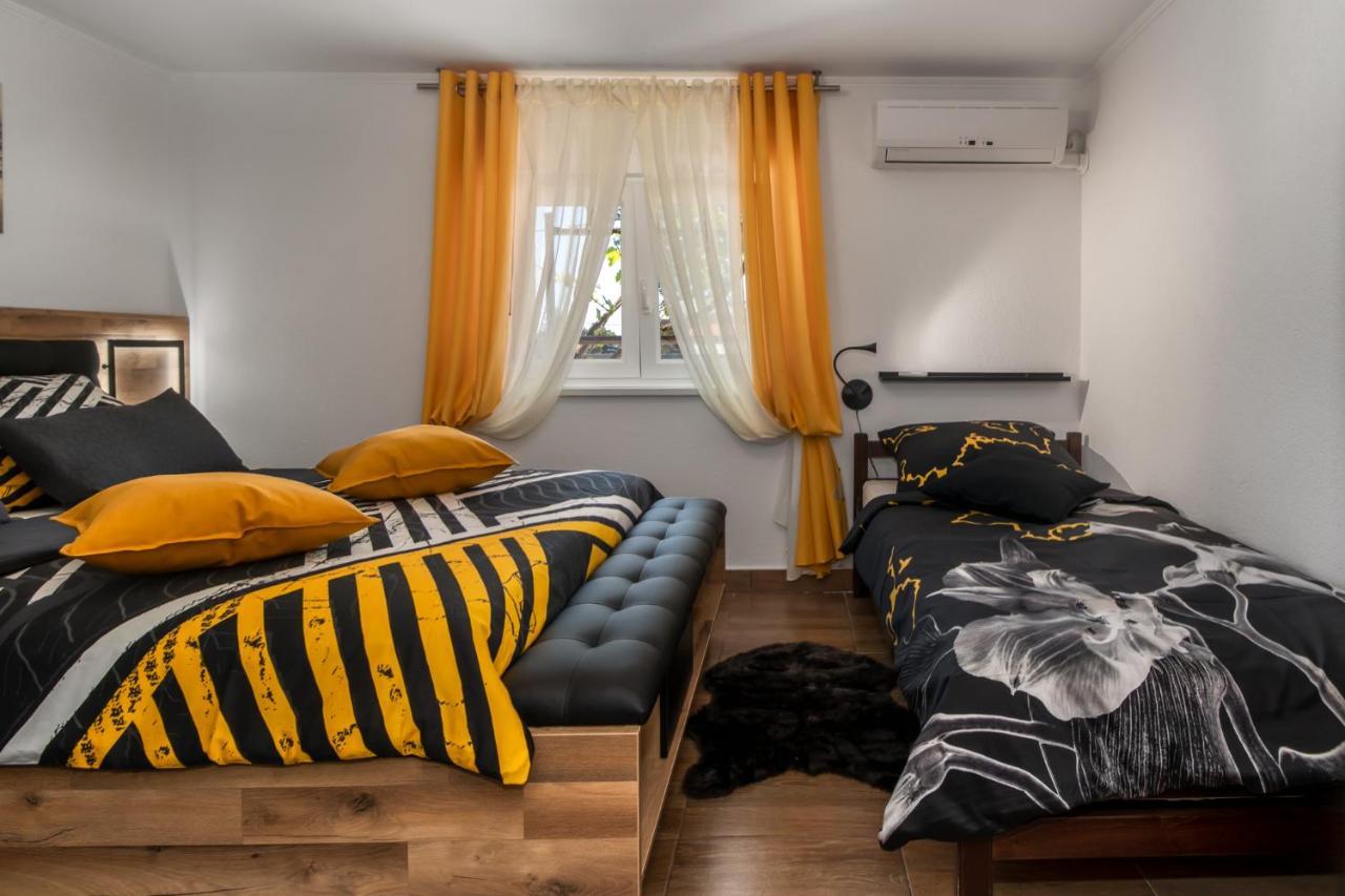 Apartments Mila Klenovica Exterior foto
