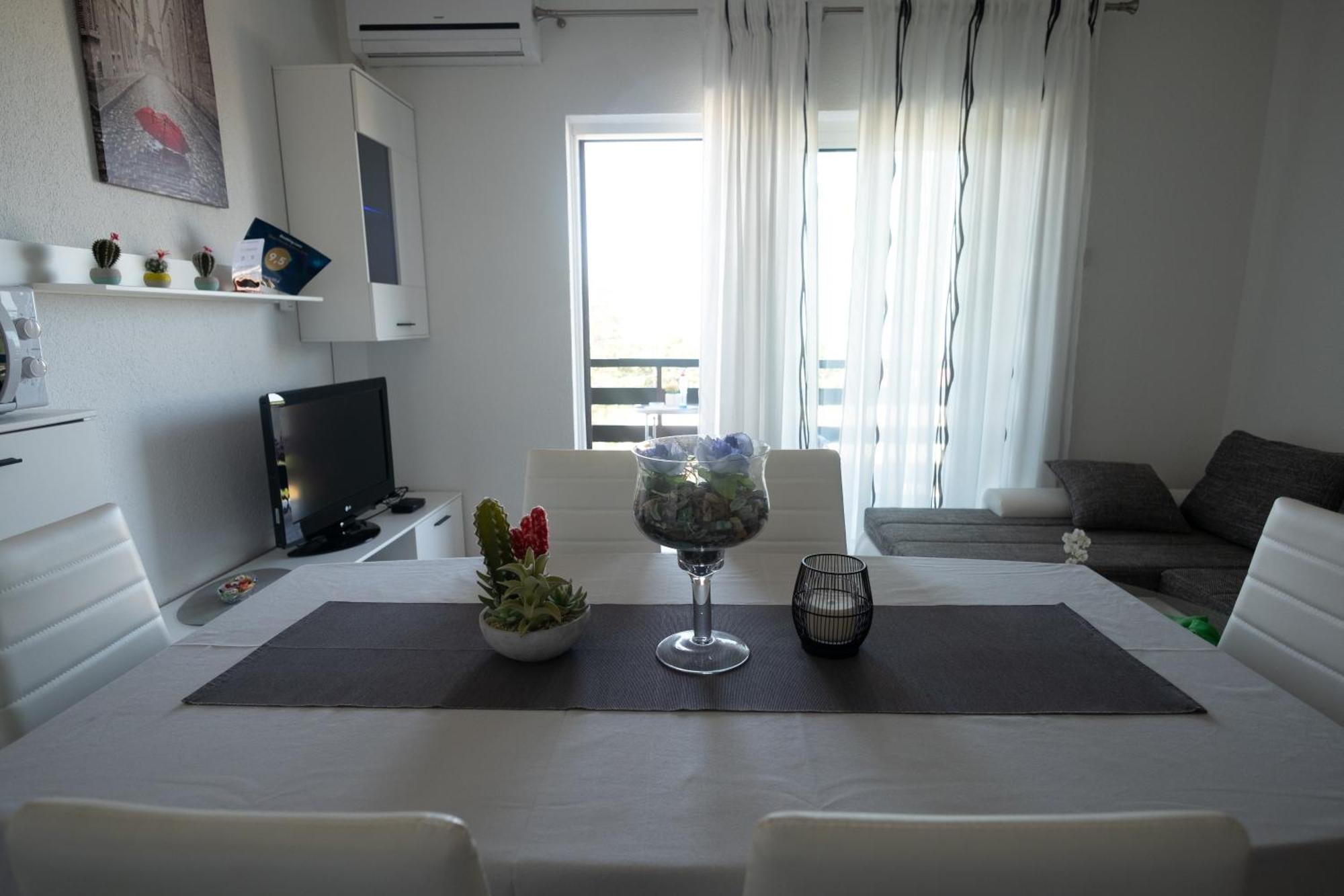 Apartments Mila Klenovica Habitación foto